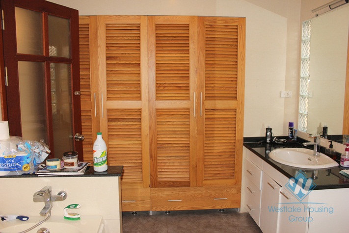 Luxury apartment for rent with 2 bedrooms in Au co st, Tay Ho, Ha Noi